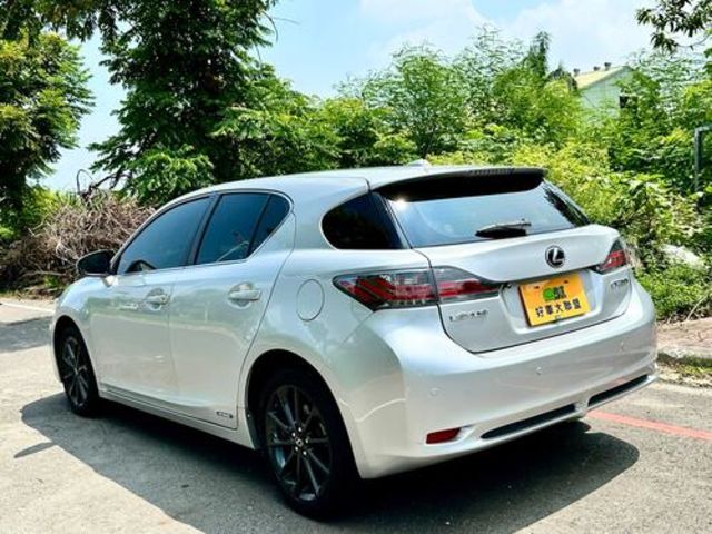 LEXUS凌志 CT200H  第4張相片