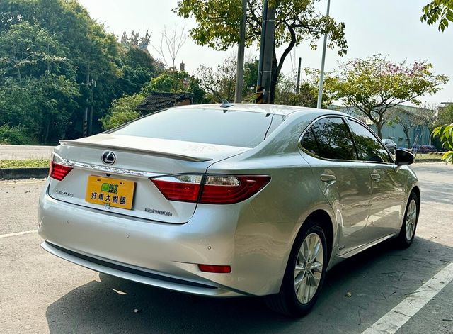 LEXUS凌志 ES300H  第5張相片