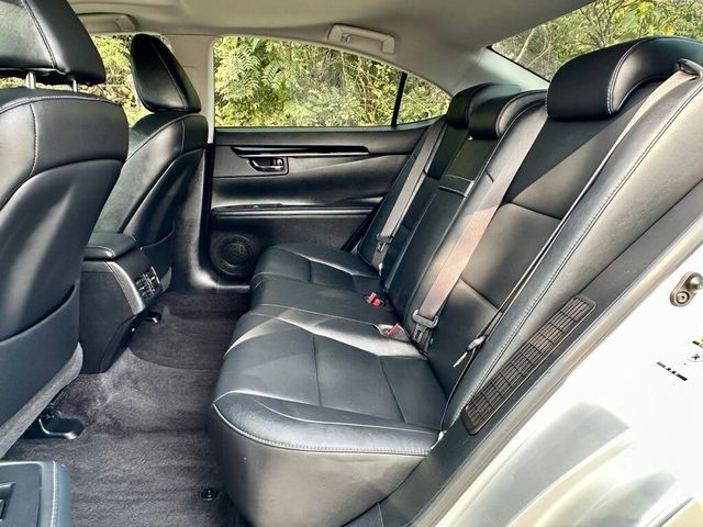 LEXUS凌志 ES300H  第13張相片