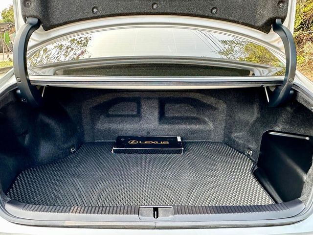 LEXUS凌志 ES300H  第17張相片