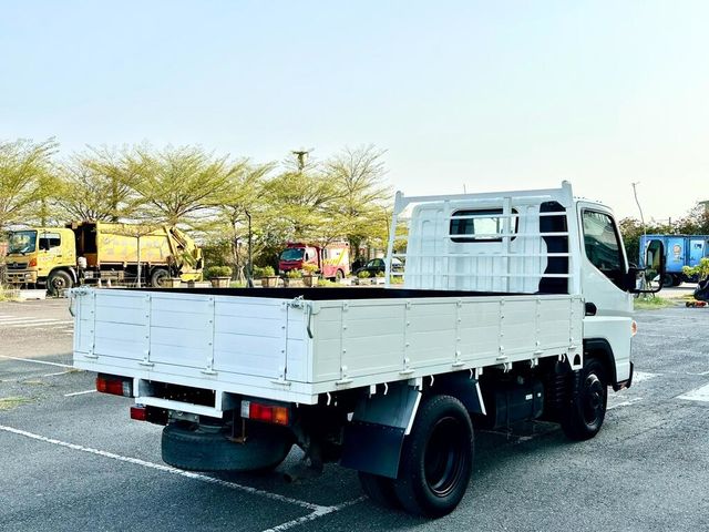MITSUBISHI三菱 CANTER  第3張相片