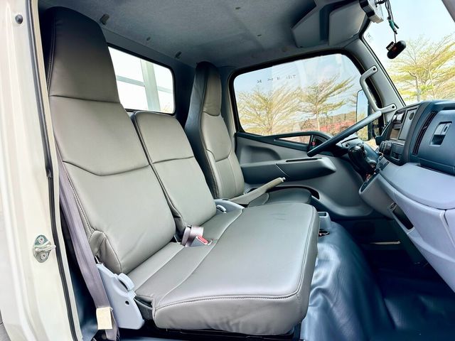 MITSUBISHI三菱 CANTER  第7張相片