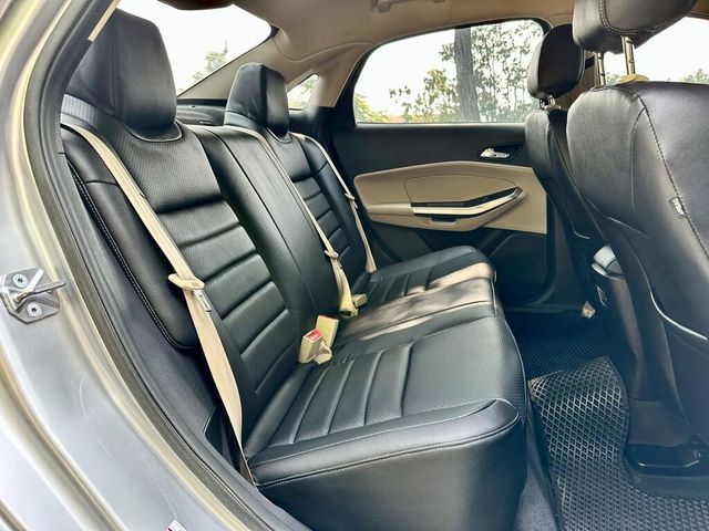 FORD福特 ESCORT  第8張相片
