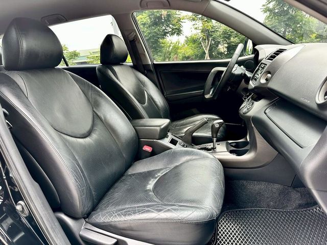 TOYOTA豐田 RAV4  第6張相片
