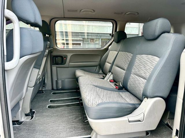 HYUNDAI現代 STAREX  第7張相片