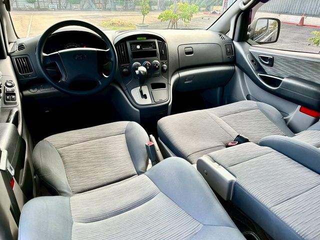 HYUNDAI現代 STAREX  第11張相片