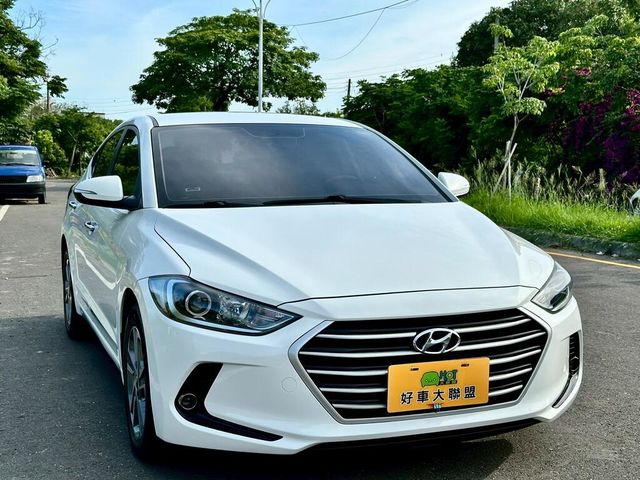 HYUNDAI現代 ELANTRA  第2張相片