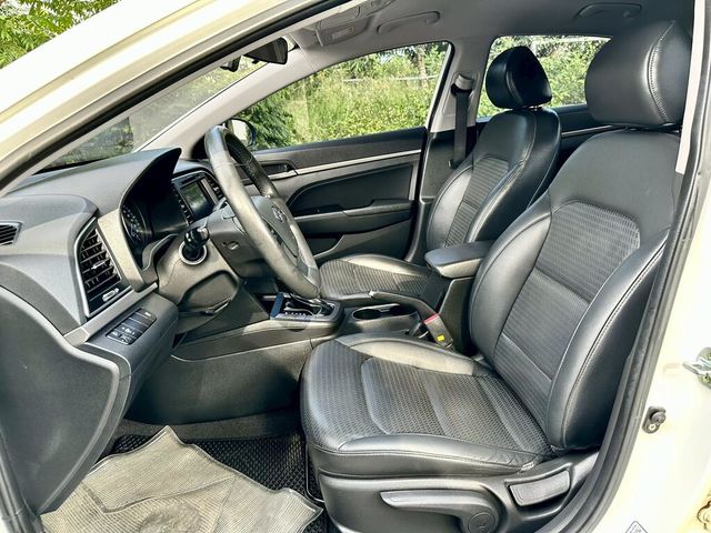 HYUNDAI現代 ELANTRA  第5張相片