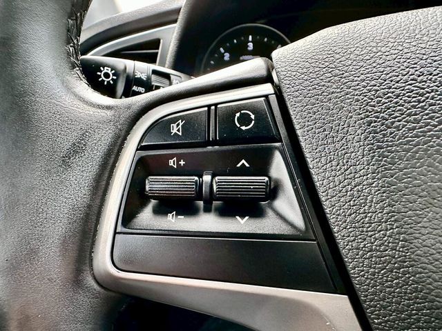 HYUNDAI現代 ELANTRA  第15張相片