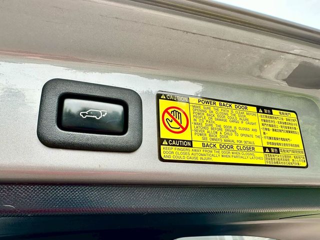 TOYOTA豐田 PREVIA  第12張相片