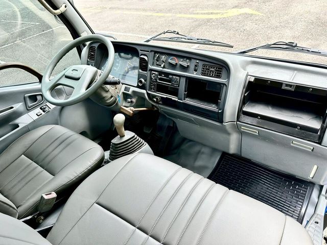 MITSUBISHI三菱 CANTER  第8張相片