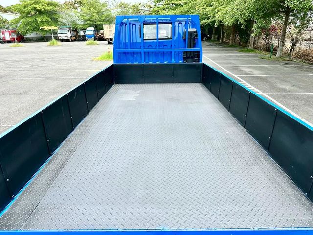 MITSUBISHI三菱 CANTER  第16張相片