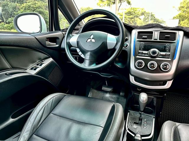 MITSUBISHI三菱 COLT PLUS  第11張相片