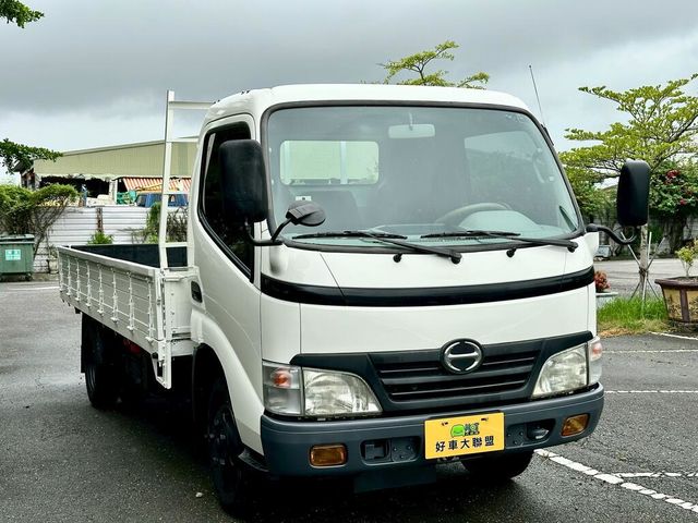 HINO日野 300  第2張相片
