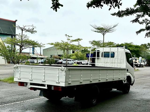 HINO日野 300  第3張相片