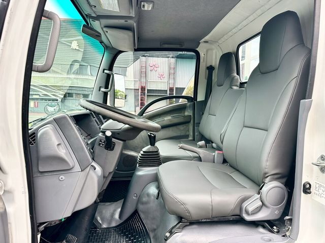 ISUZU五十鈴 ELF  第6張相片