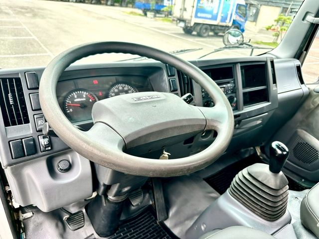 ISUZU五十鈴 ELF  第9張相片