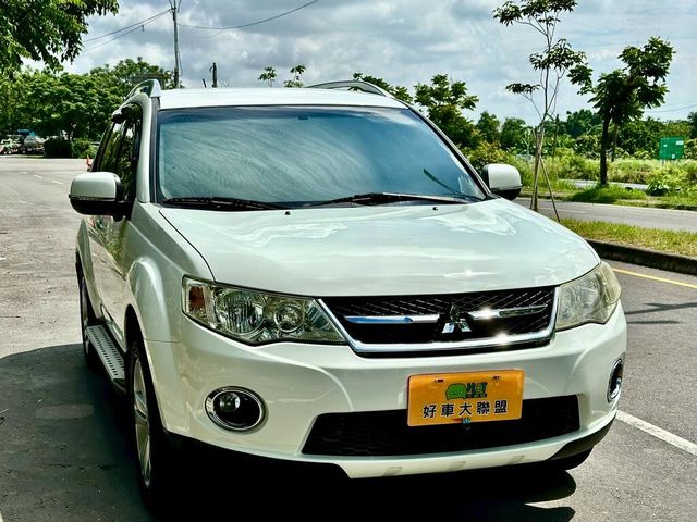 MITSUBISHI三菱 OUTLANDER  第2張相片
