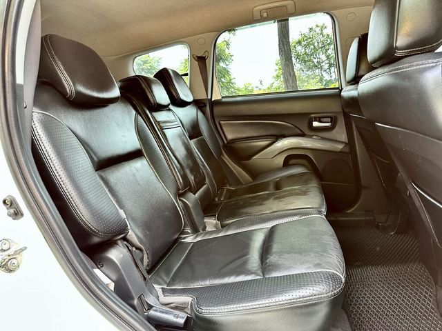 MITSUBISHI三菱 OUTLANDER  第8張相片