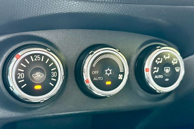 MITSUBISHI三菱 OUTLANDER  第18張相片