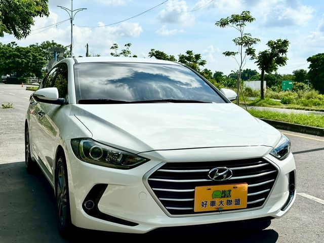 HYUNDAI現代 ELANTRA  第2張相片