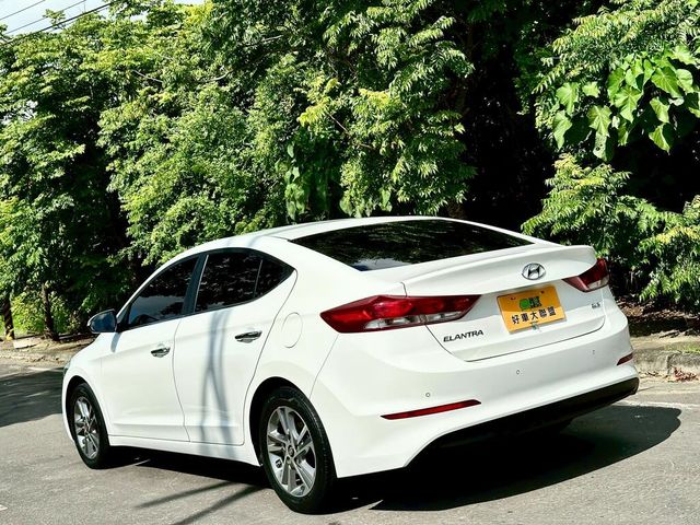 HYUNDAI現代 ELANTRA  第4張相片