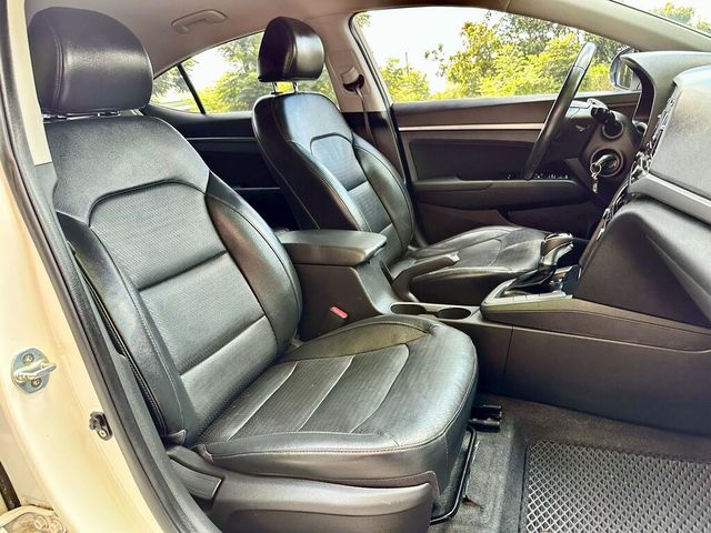 HYUNDAI現代 ELANTRA  第6張相片