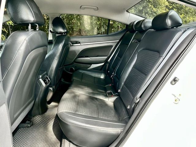 HYUNDAI現代 ELANTRA  第7張相片