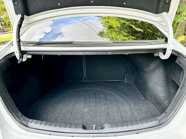 HYUNDAI現代 ELANTRA  第9張相片