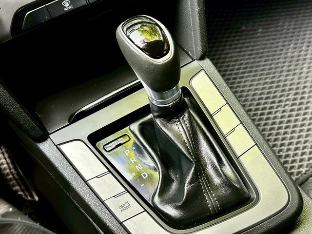 HYUNDAI現代 ELANTRA  第16張相片