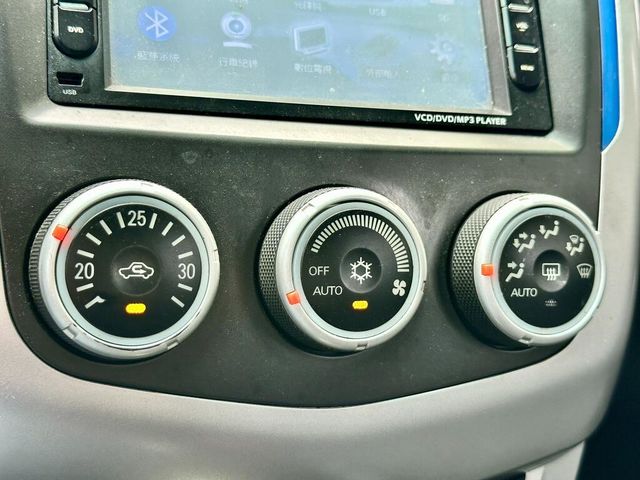 MITSUBISHI三菱 COLT PLUS  第16張相片