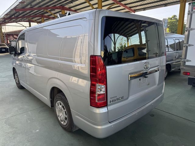 TOYOTA豐田 HIACE  第4張相片