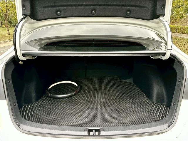 TOYOTA豐田 ALTIS  第7張相片