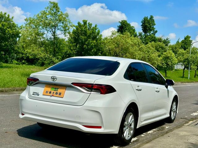 TOYOTA豐田 ALTIS  第3張相片