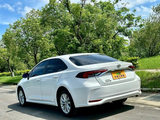 TOYOTA豐田 ALTIS  第4張相片