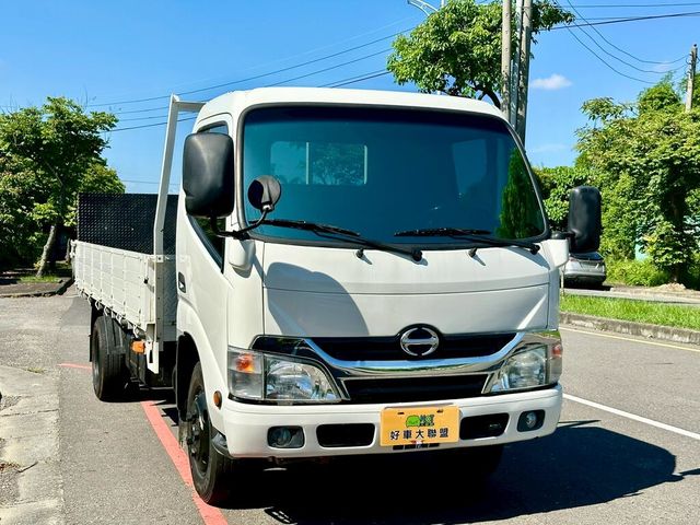HINO日野 300  第2張相片