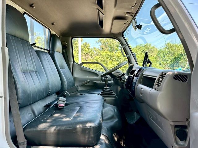 HINO日野 300  第6張相片