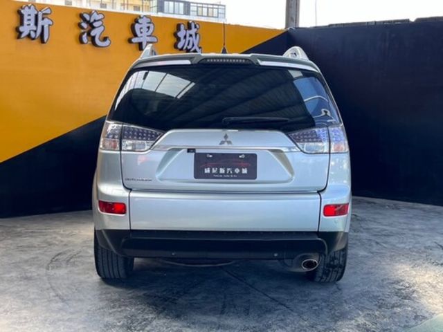 MITSUBISHI三菱 OUTLANDER  第4張相片