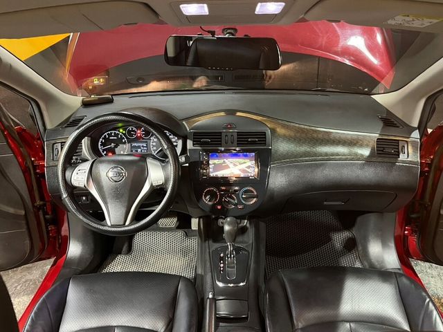 NISSAN日產 TIIDA  第5張相片