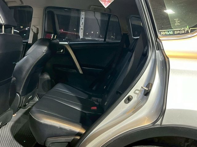 TOYOTA豐田 RAV4  第9張相片