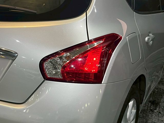 NISSAN日產 TIIDA  第6張相片