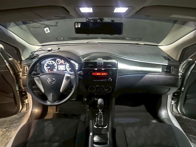 NISSAN日產 TIIDA  第7張相片