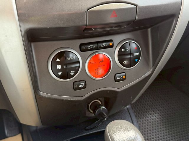 NISSAN日產 LIVINA  第11張相片