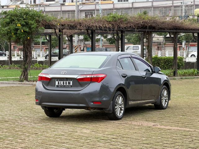 TOYOTA豐田 ALTIS  第2張相片