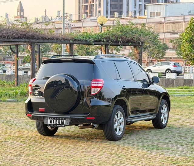 TOYOTA豐田 RAV4  第2張相片