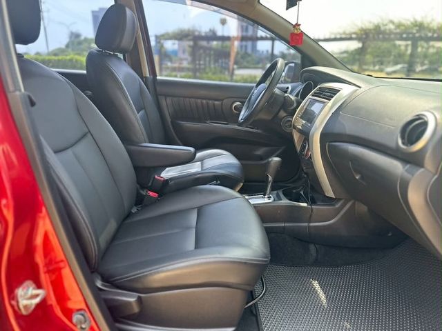 NISSAN日產 LIVINA  第4張相片