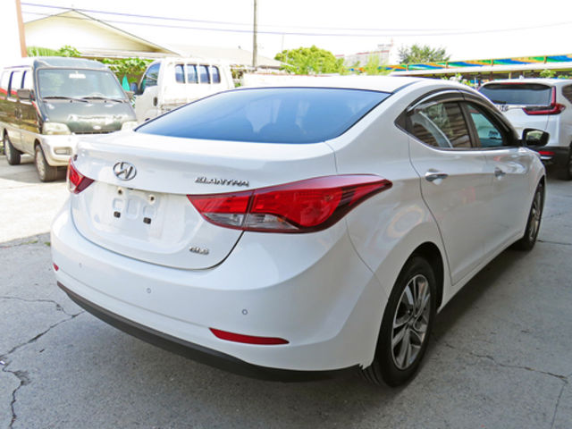 HYUNDAI現代 ELANTRA  第2張相片