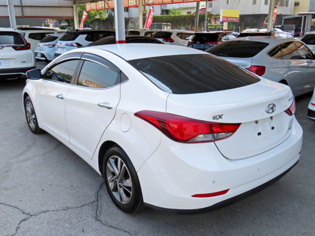 HYUNDAI現代 ELANTRA  第4張相片