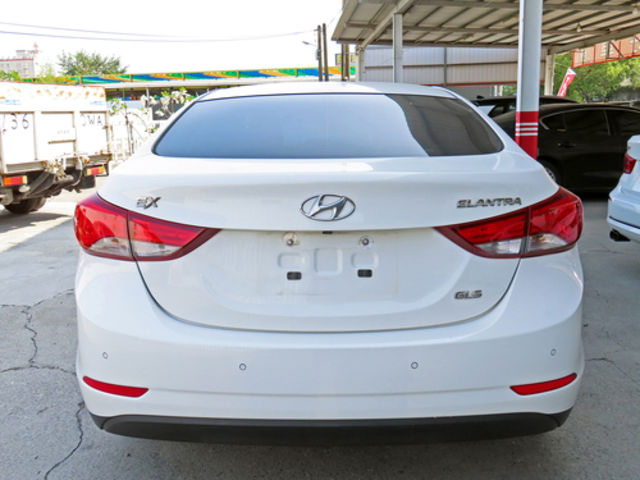 HYUNDAI現代 ELANTRA  第5張相片