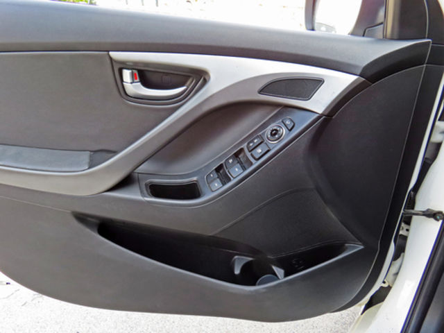 HYUNDAI現代 ELANTRA  第10張相片